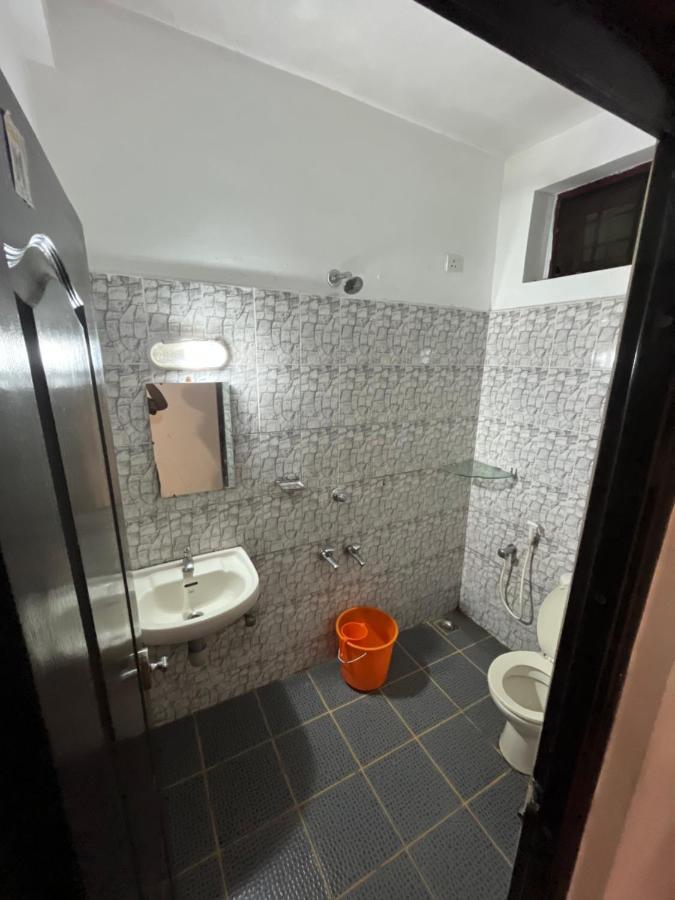 Tower 21 Regency Hotel Kochi Exterior photo